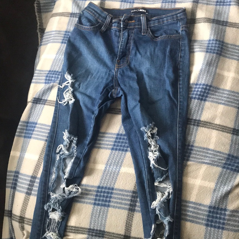 Fashion nova jeans. - Picture 4 of 7